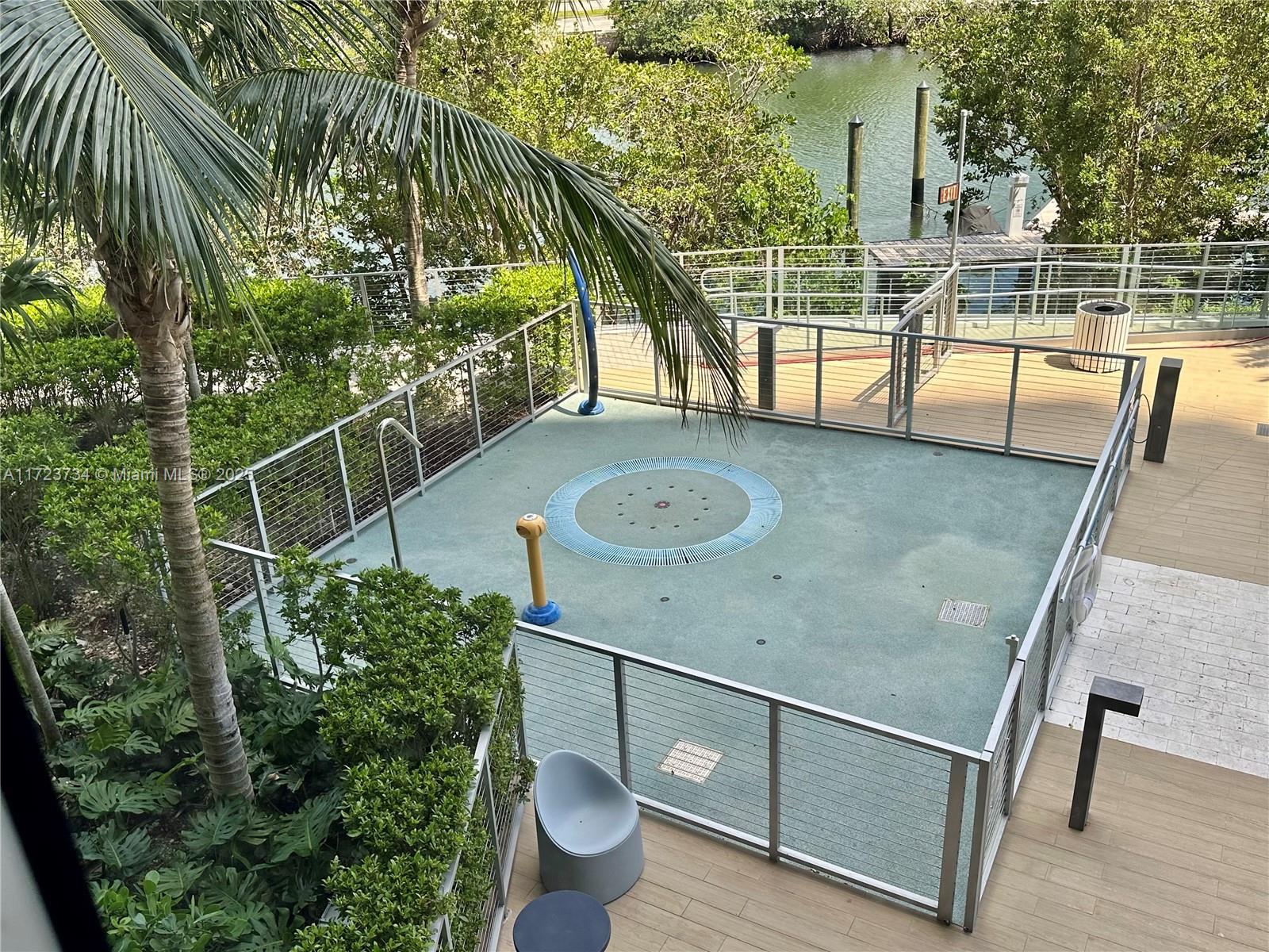 THE HARBOUR SOUTH CONDO - Residential