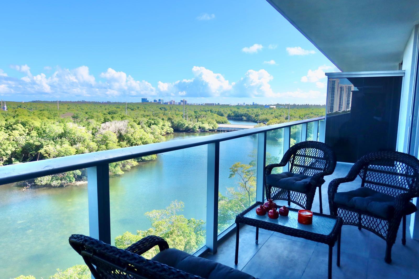 THE HARBOUR SOUTH CONDO - Residential