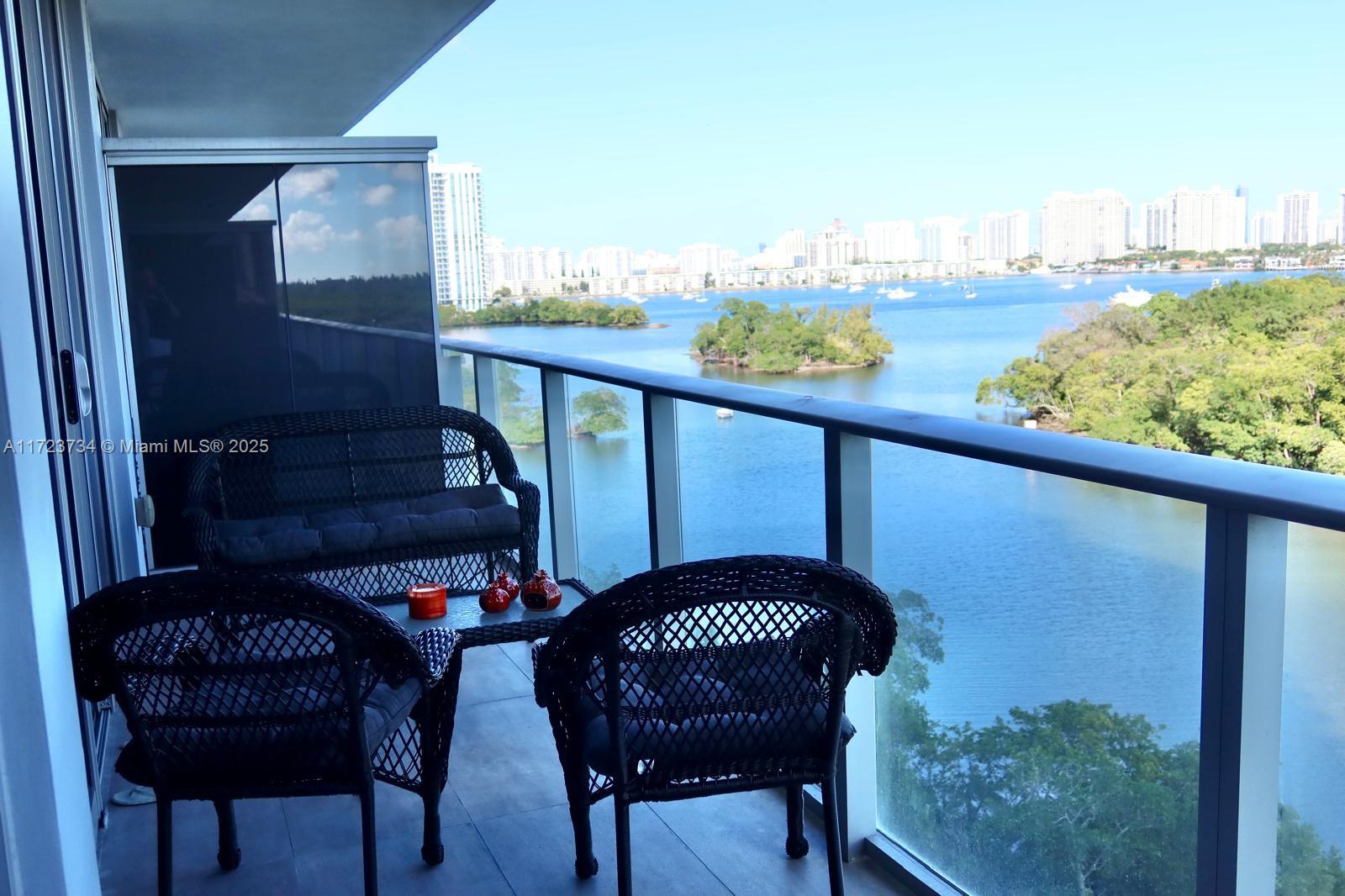 THE HARBOUR SOUTH CONDO - Residential