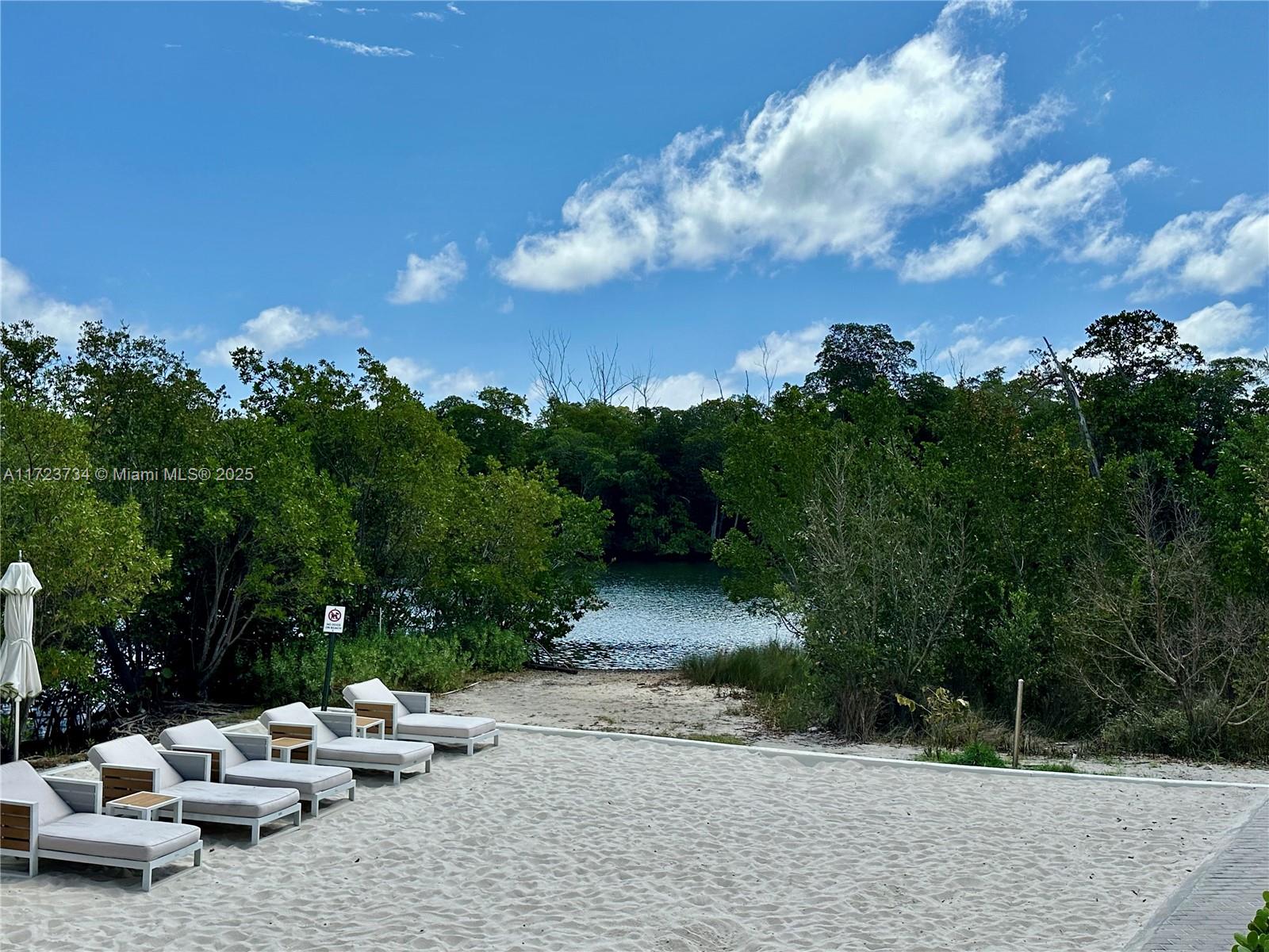 THE HARBOUR SOUTH CONDO - Residential