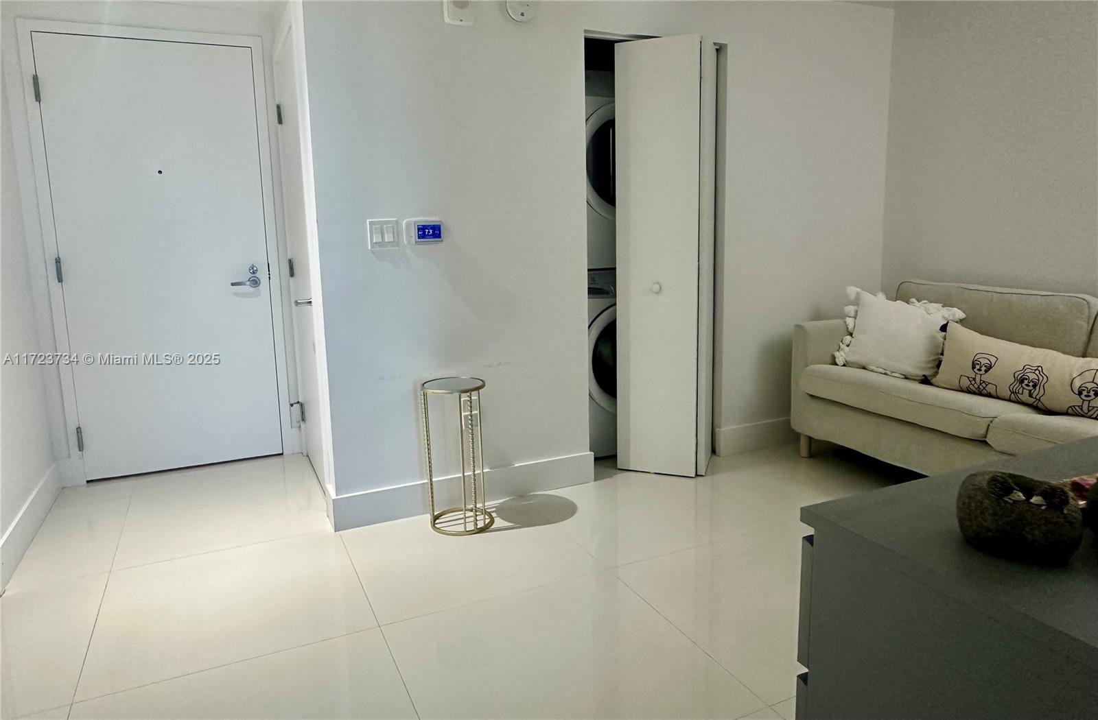 THE HARBOUR SOUTH CONDO - Residential