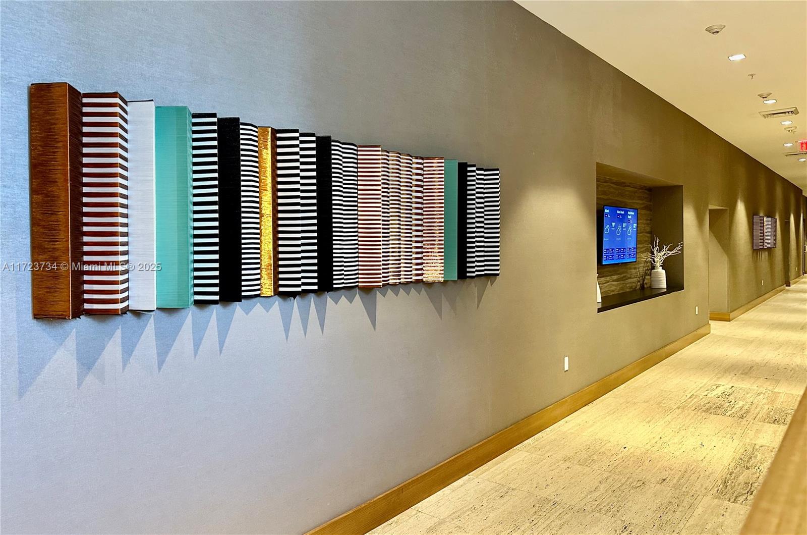 THE HARBOUR SOUTH CONDO - Residential