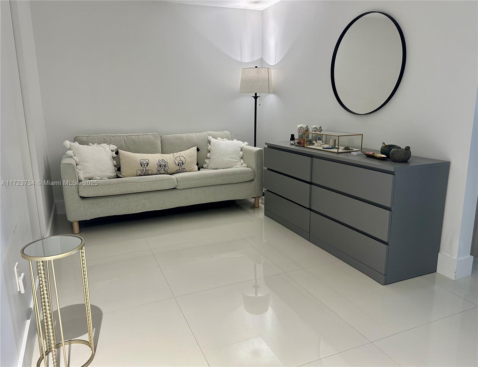 THE HARBOUR SOUTH CONDO - Residential