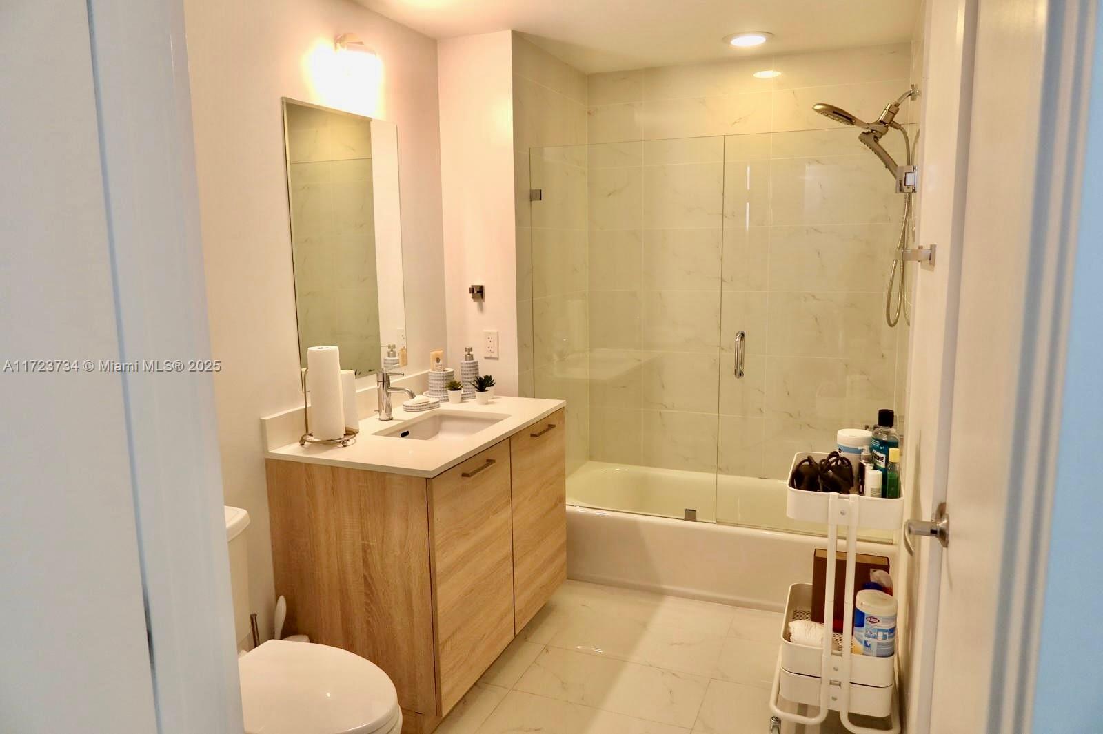 THE HARBOUR SOUTH CONDO - Residential