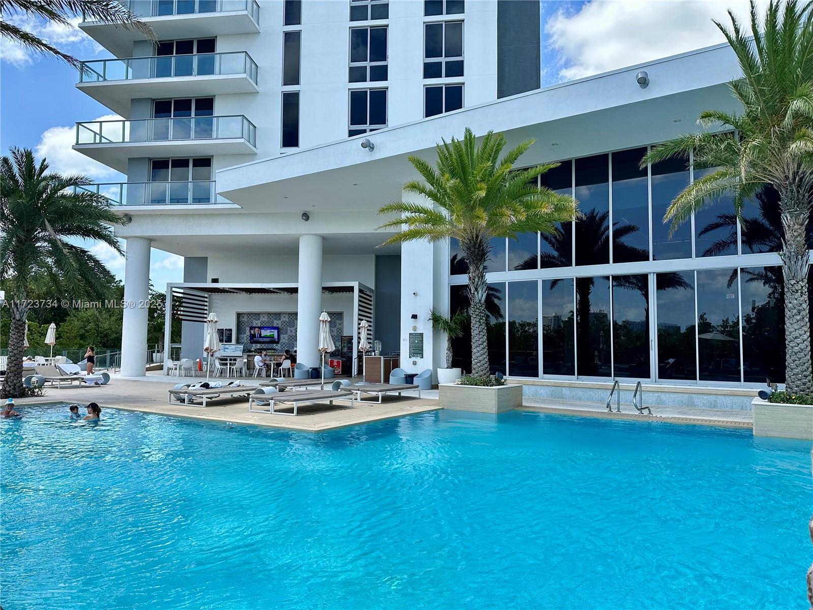 THE HARBOUR SOUTH CONDO - Residential