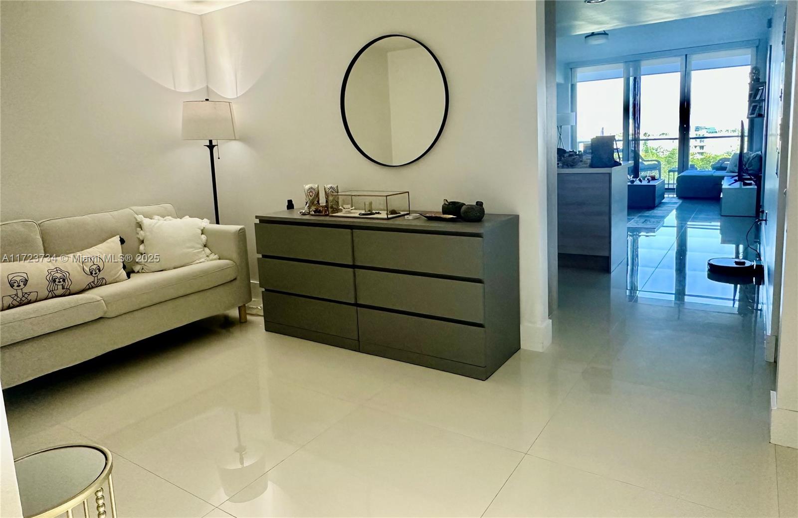 THE HARBOUR SOUTH CONDO - Residential