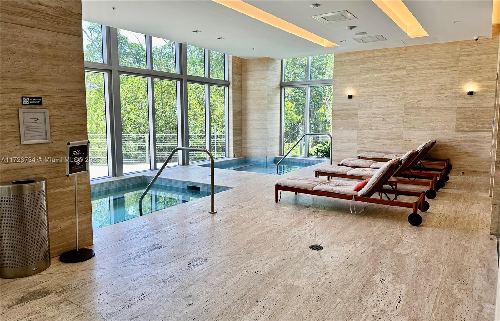 THE HARBOUR SOUTH CONDO - Residential