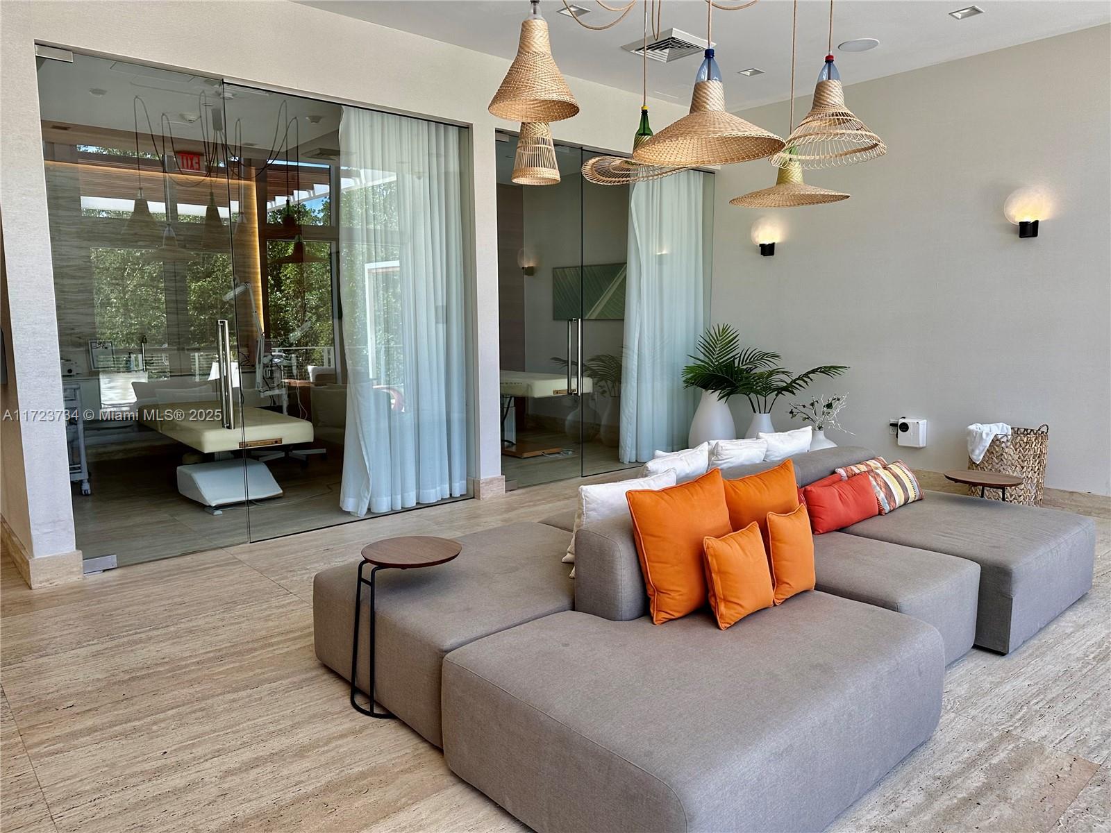 THE HARBOUR SOUTH CONDO - Residential