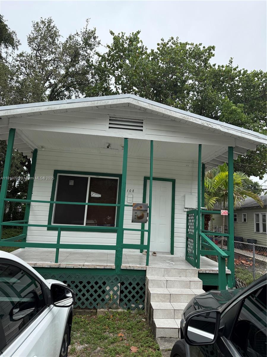 Property for Sale at 108 Oak Ave, Coral Gables, Broward County, Florida - Bedrooms: 2 
Bathrooms: 1  - $434,900