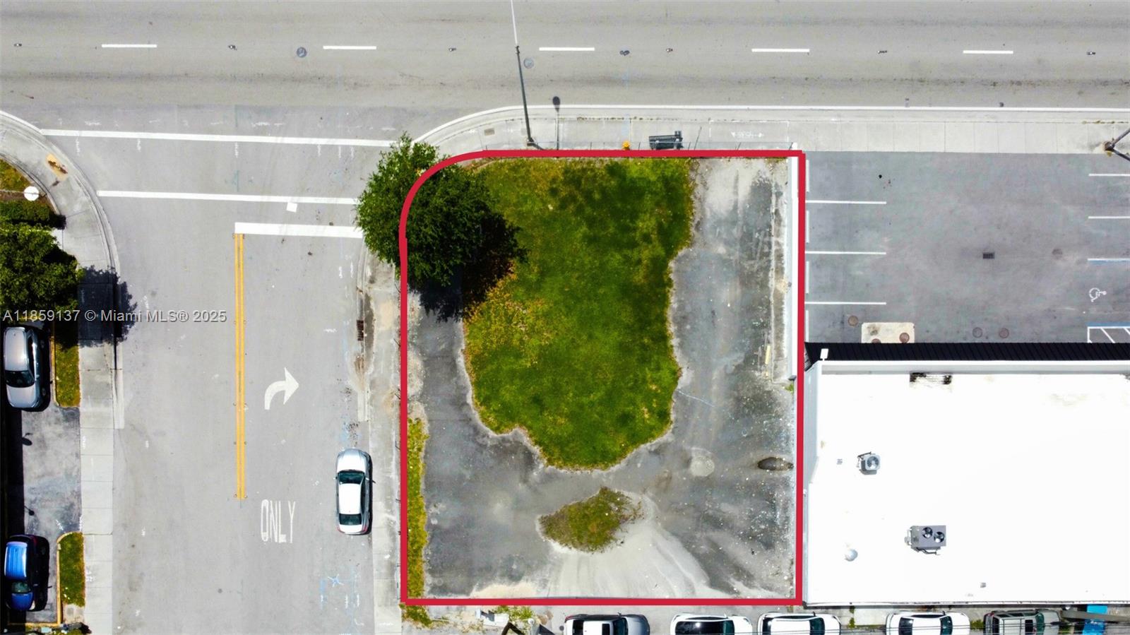 This 6,750 SF lot sits on one of Miami’s most traveled
and commercially dynamic corridors
connecting Coral Gables, Flagami,
Sweetwater, and Downtown Miami. Zoned
BU-2 (Business – Special District), the
property allows for a wide variety of high-
demand uses including retail, medical or
professional offices, automotive services,
warehousing, self-storage, and contractor
yards. With no maximum height or floor area
ratio (FAR) restrictions, the site supports
vertical development—making two to five
stories or more feasible, subject to standard
setbacks and parking. Located just west of
the Palmetto Expressway (SR-826), the
property offers outstanding visibility and
accessibility, surrounded by dense
residential neighborhoods and minutes from
Miami International Airport.