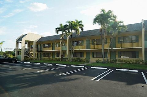 1825 W Meadows Cir W 1825 Boynton Beach FL 33436