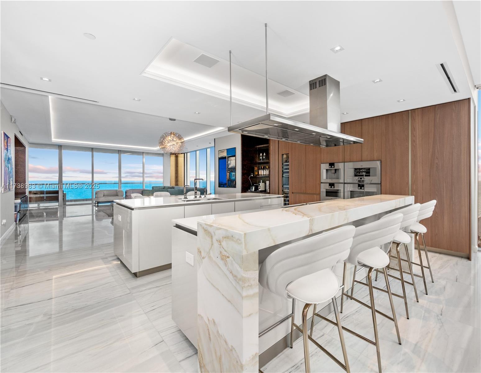 18501 Collins Ave 2704