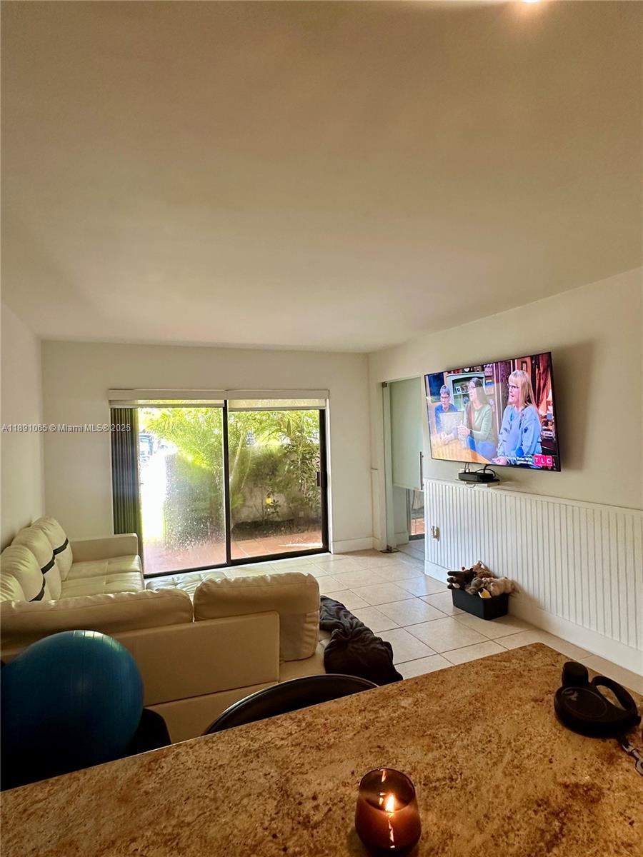 CRICKET CLUBHOUSE CONDO - Residential