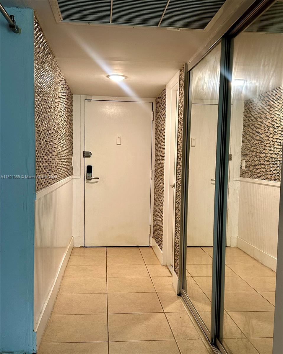 CRICKET CLUBHOUSE CONDO - Residential