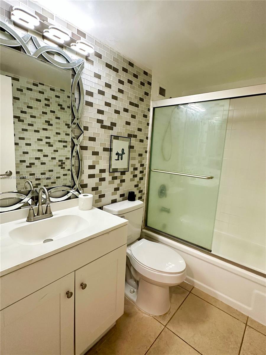 CRICKET CLUBHOUSE CONDO - Residential