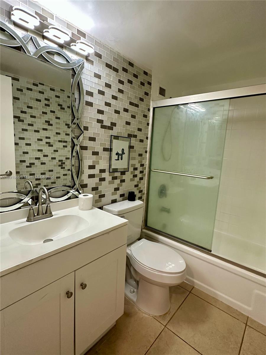 CRICKET CLUBHOUSE CONDO - Residential
