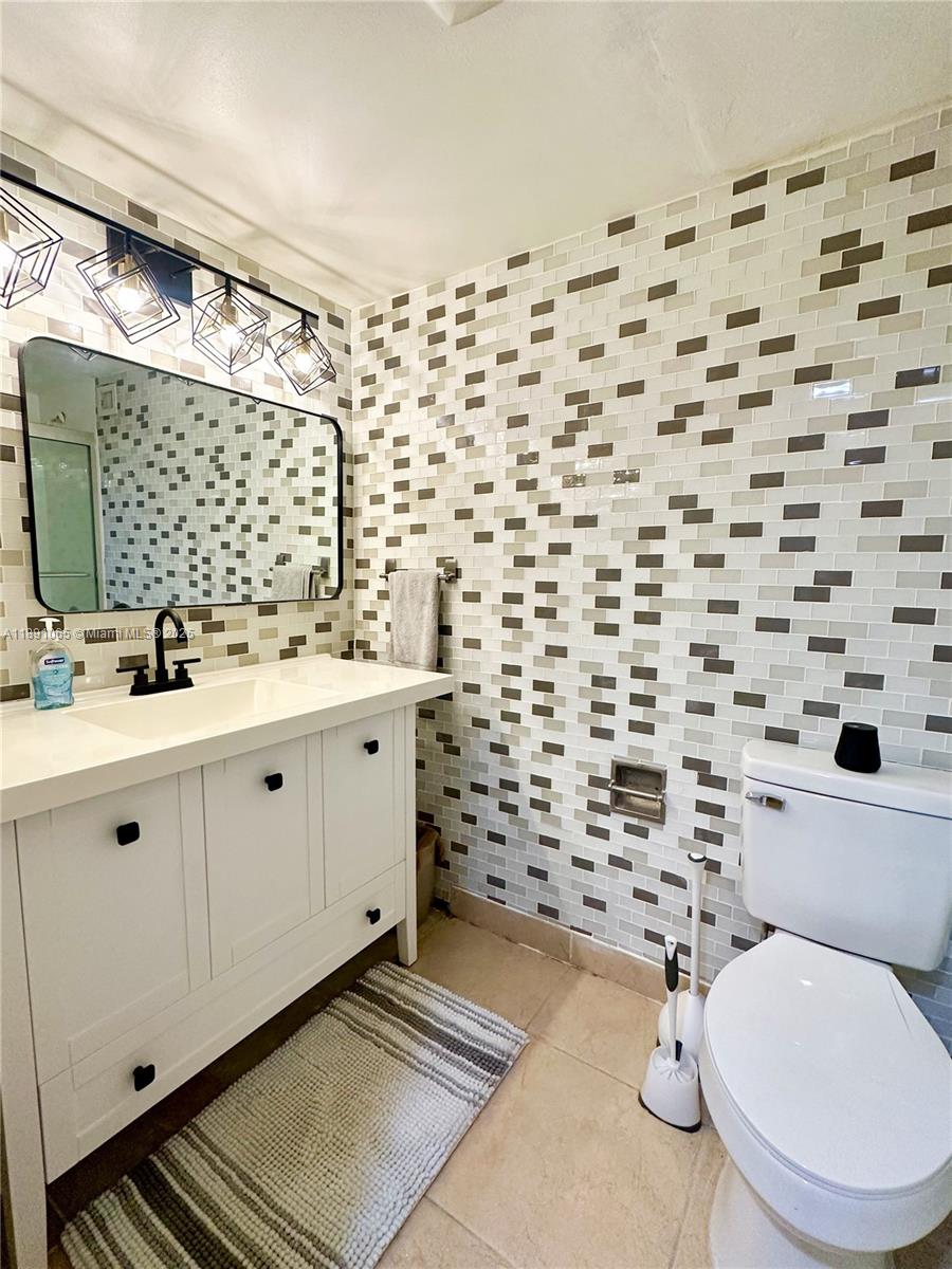 CRICKET CLUBHOUSE CONDO - Residential