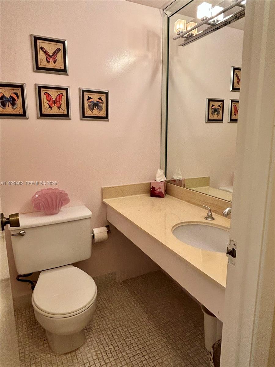 HEMISPHERES CONDO - Residential Lease