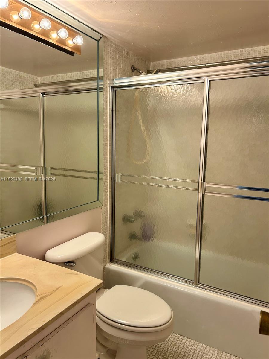 HEMISPHERES CONDO - Residential Lease