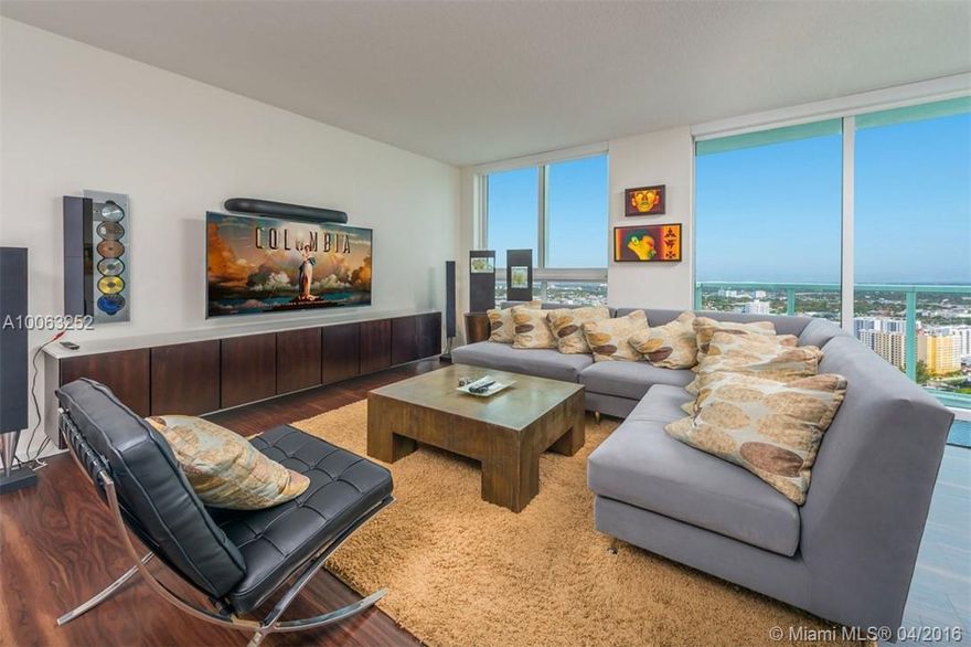 Stunning 3BR/3BA with Panoramic Bay and City Views. Custom finishes and flooring run throughout this high-floor corner line. Granite counter-tops, upgraded appliances, and renovated bathrooms compliment the spacious floor-plan. First class amenities include sunrise and sunset pools, a fitness center, movie theatre, resident lounge, and saunas. Located on Margaret Pace Park, this is resort style living in the heart of all that Miami and Miami Beach have to offer.