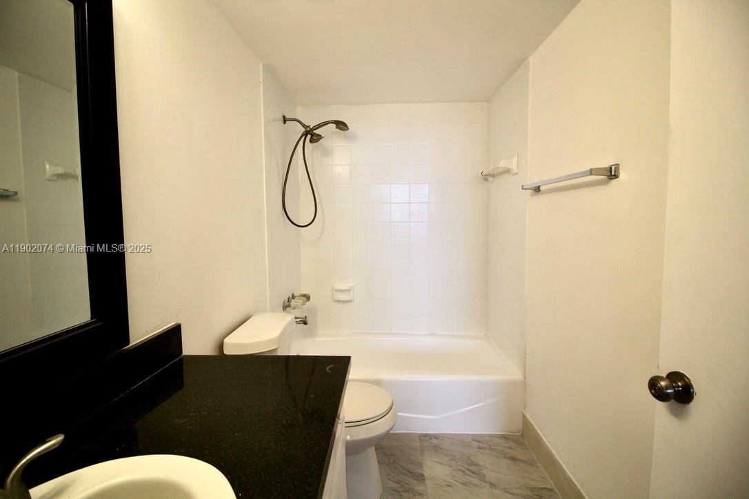 GREENWICH PH I CONDO - Residential