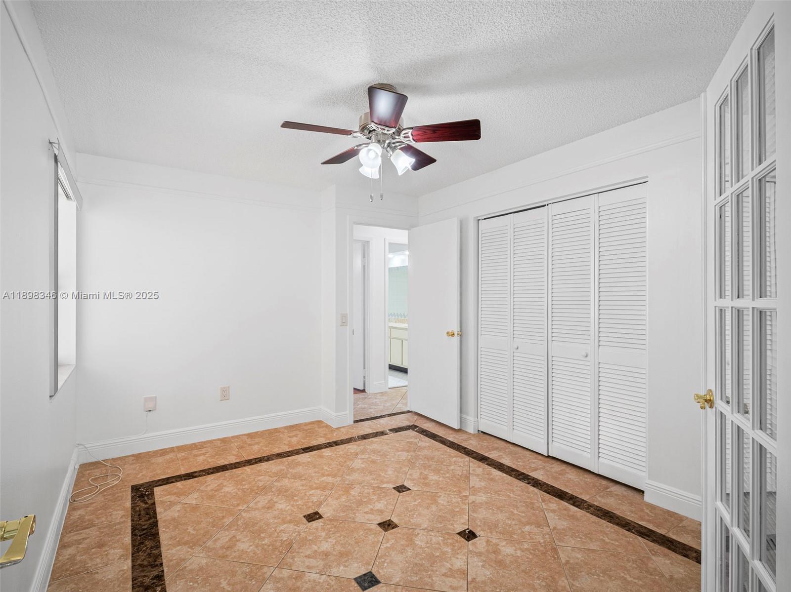 LAKES OF THE MEADOW SEC 4 - Residential Lease