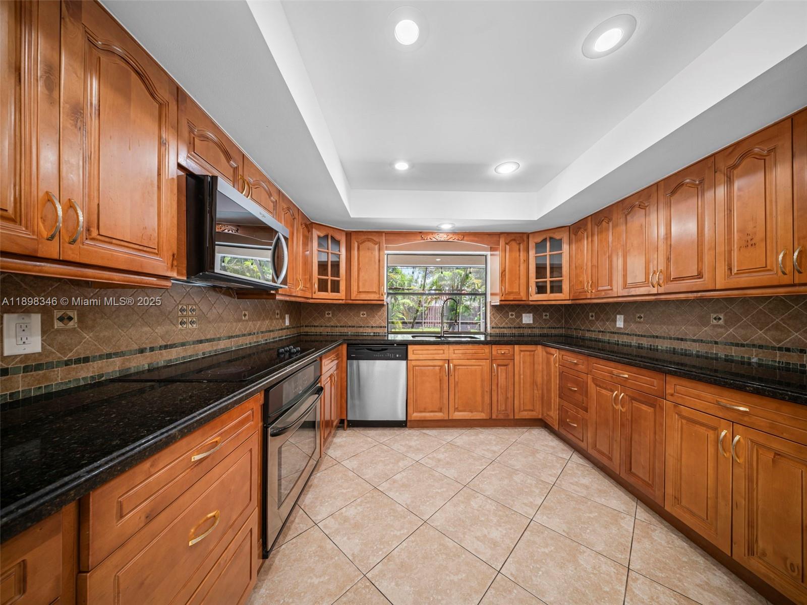 LAKES OF THE MEADOW SEC 4 - Residential Lease