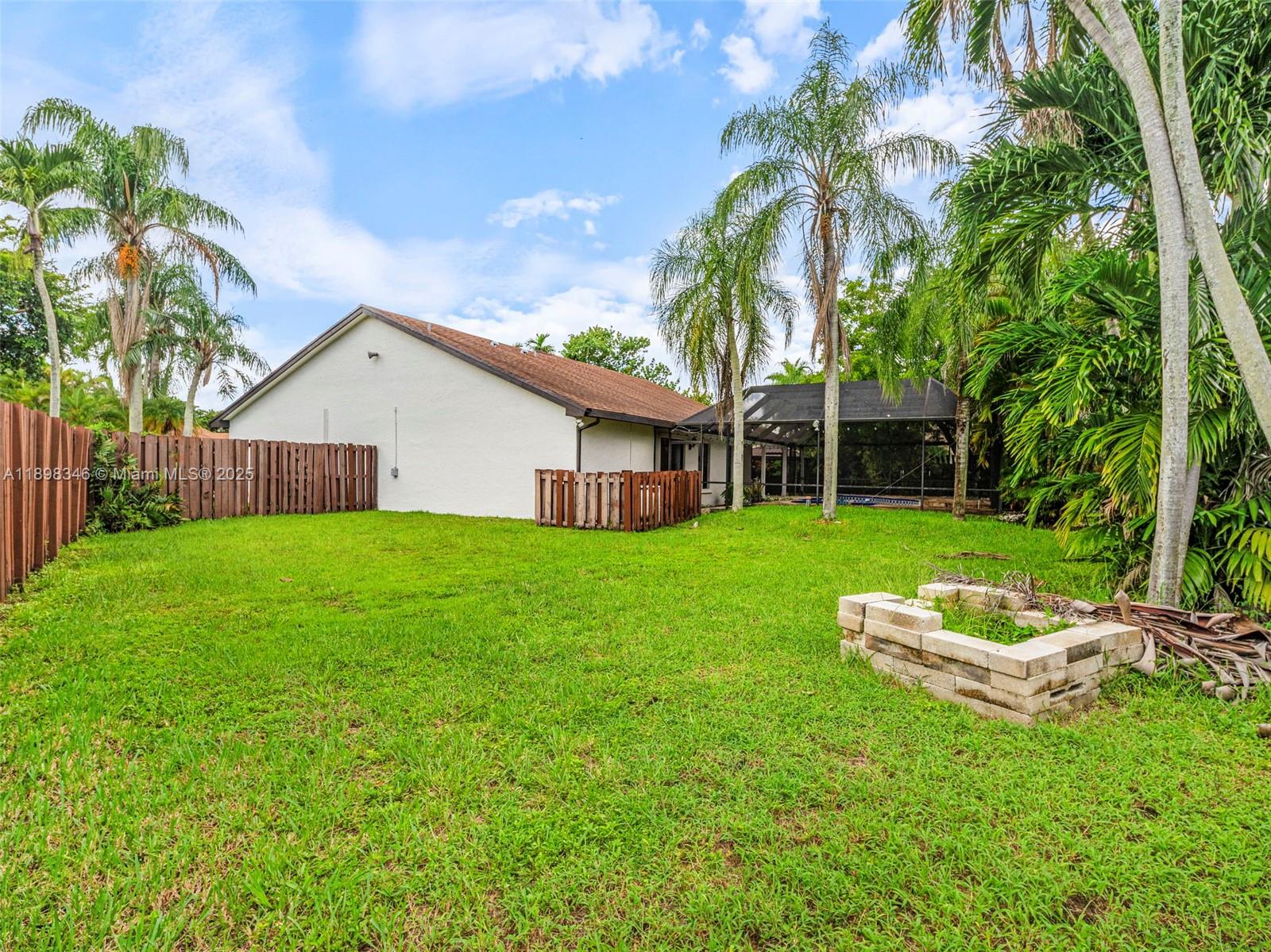 LAKES OF THE MEADOW SEC 4 - Residential Lease