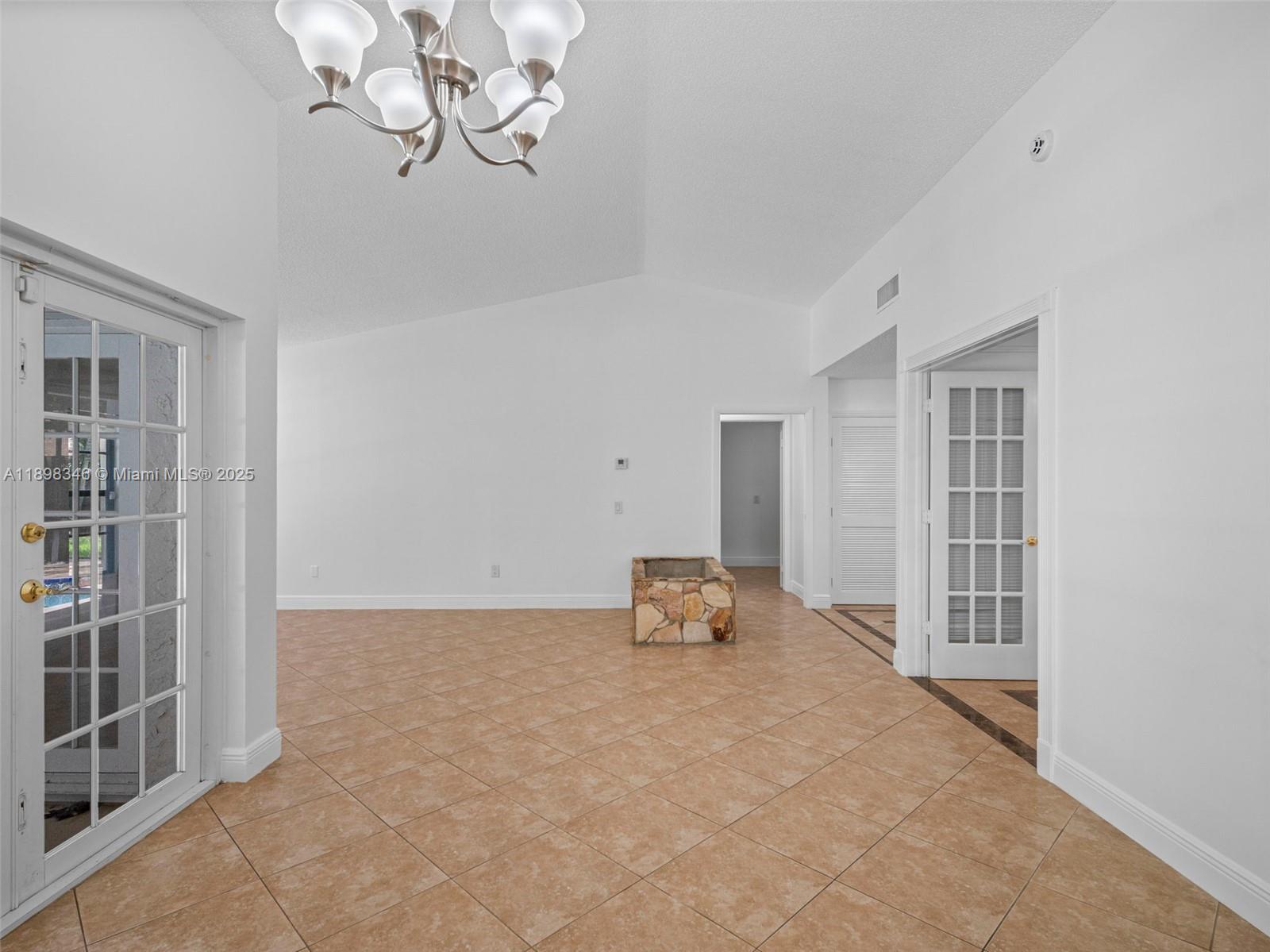 LAKES OF THE MEADOW SEC 4 - Residential Lease