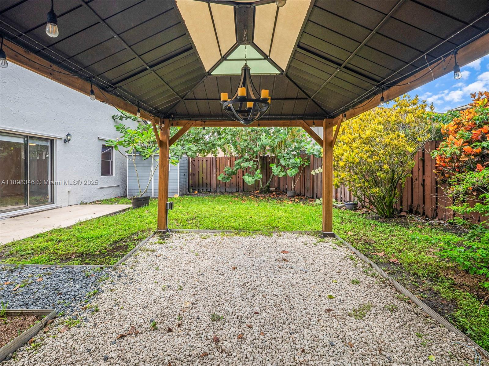 LAKES OF THE MEADOW SEC 4 - Residential Lease