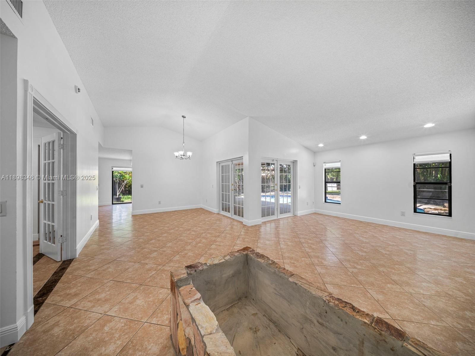 LAKES OF THE MEADOW SEC 4 - Residential Lease