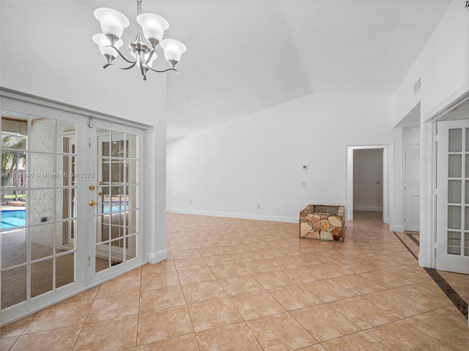 LAKES OF THE MEADOW SEC 4 - Residential Lease