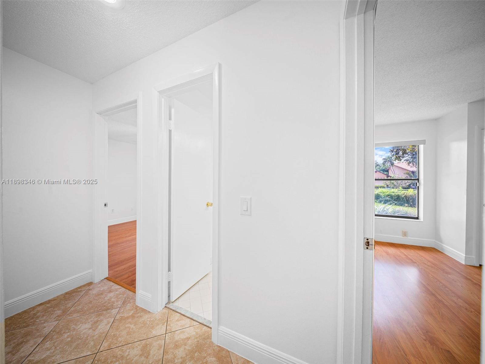 LAKES OF THE MEADOW SEC 4 - Residential Lease