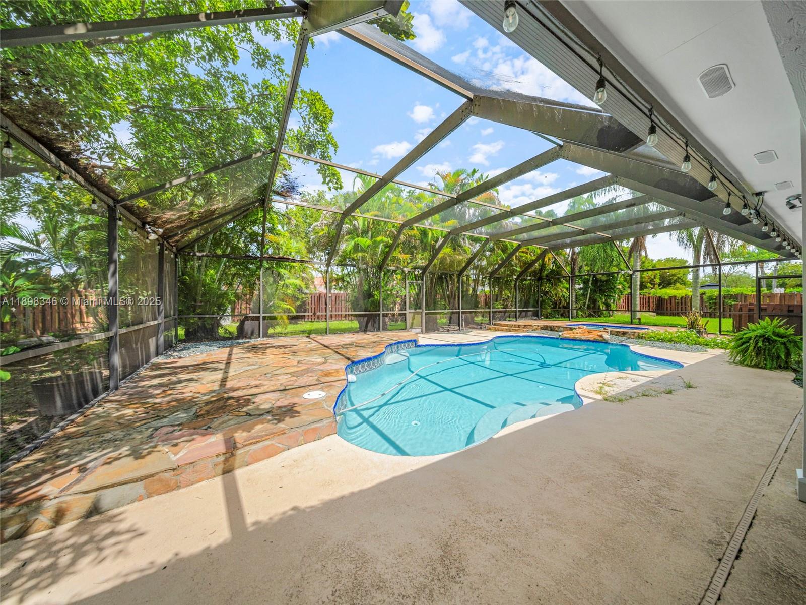 LAKES OF THE MEADOW SEC 4 - Residential Lease