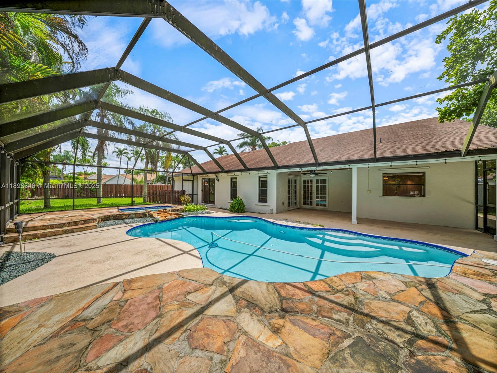 LAKES OF THE MEADOW SEC 4 - Residential Lease