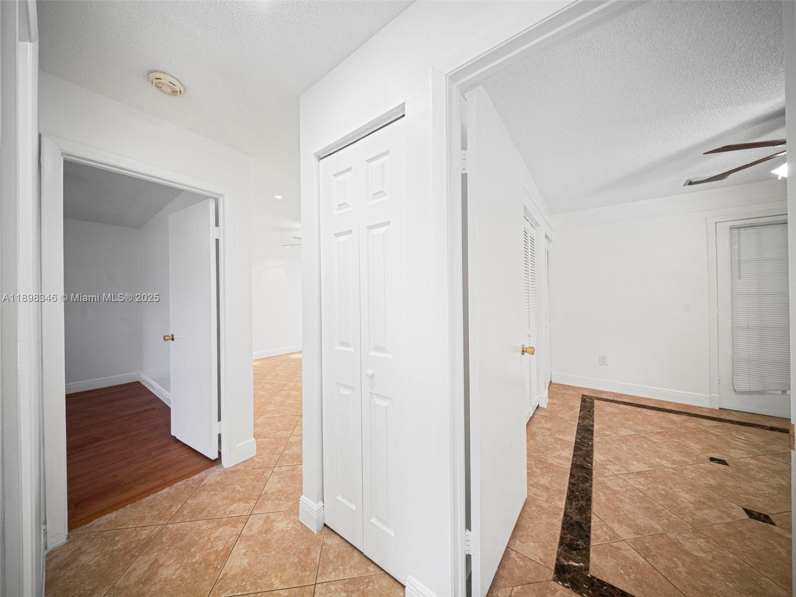 LAKES OF THE MEADOW SEC 4 - Residential Lease