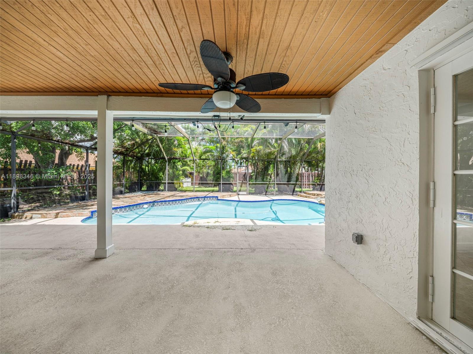 LAKES OF THE MEADOW SEC 4 - Residential Lease