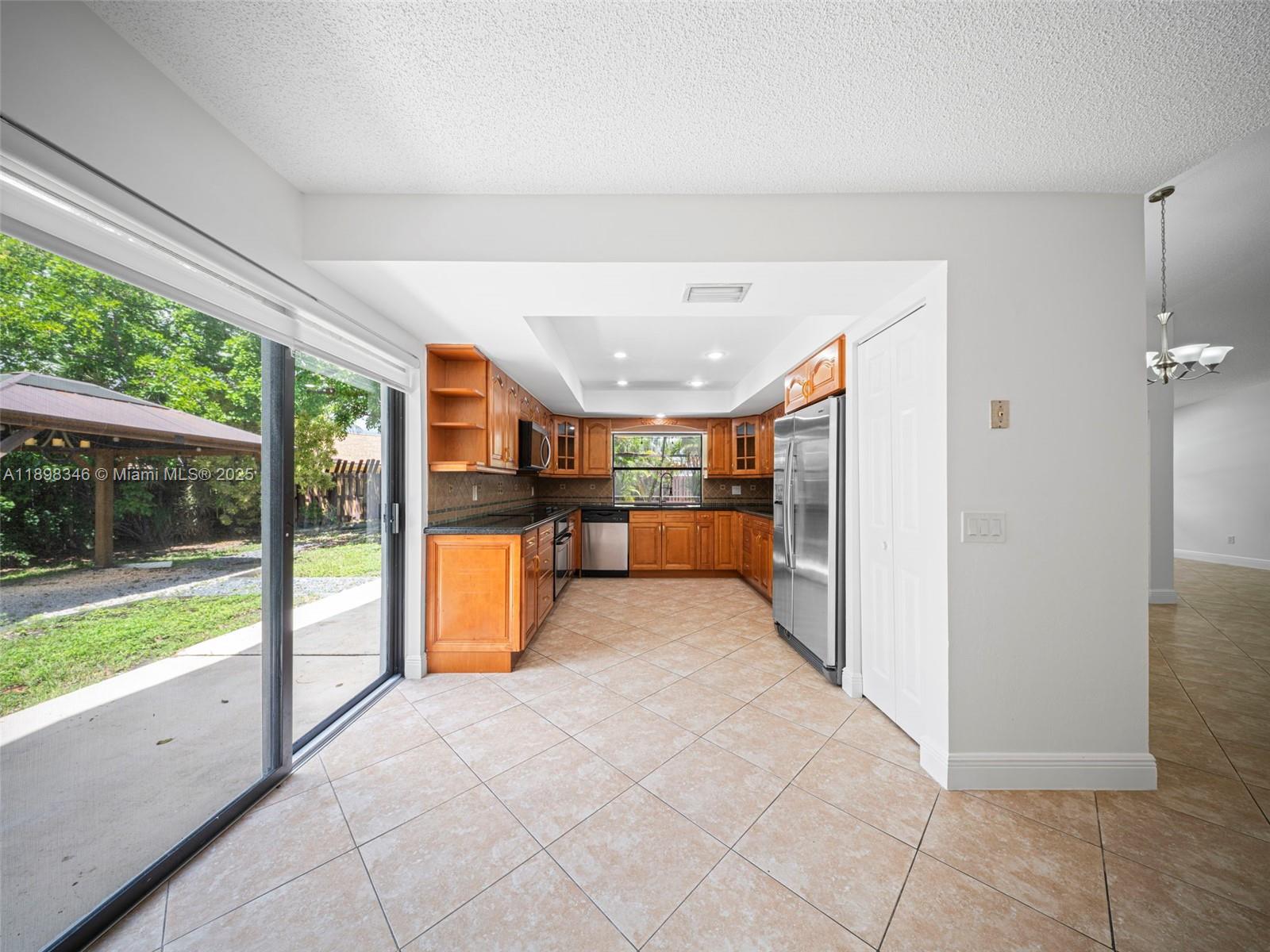 LAKES OF THE MEADOW SEC 4 - Residential Lease