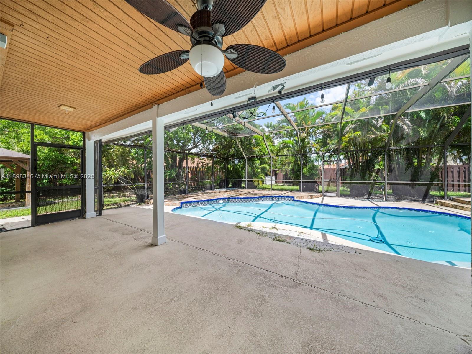 LAKES OF THE MEADOW SEC 4 - Residential Lease