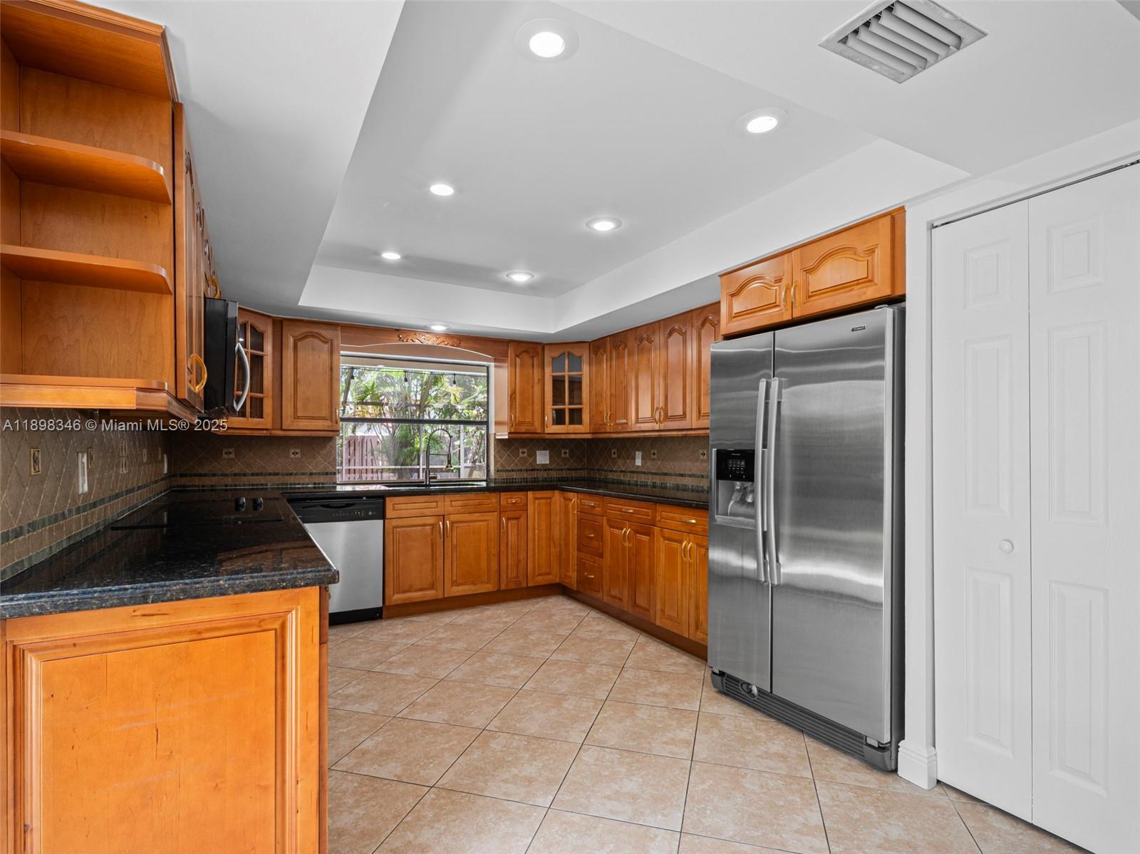 LAKES OF THE MEADOW SEC 4 - Residential Lease