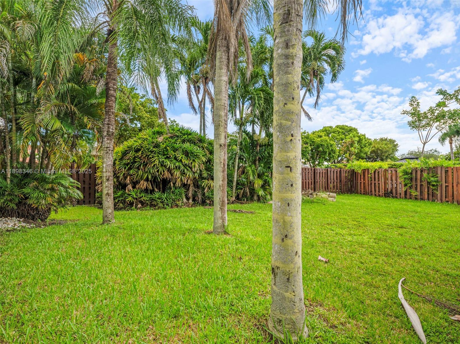 LAKES OF THE MEADOW SEC 4 - Residential Lease