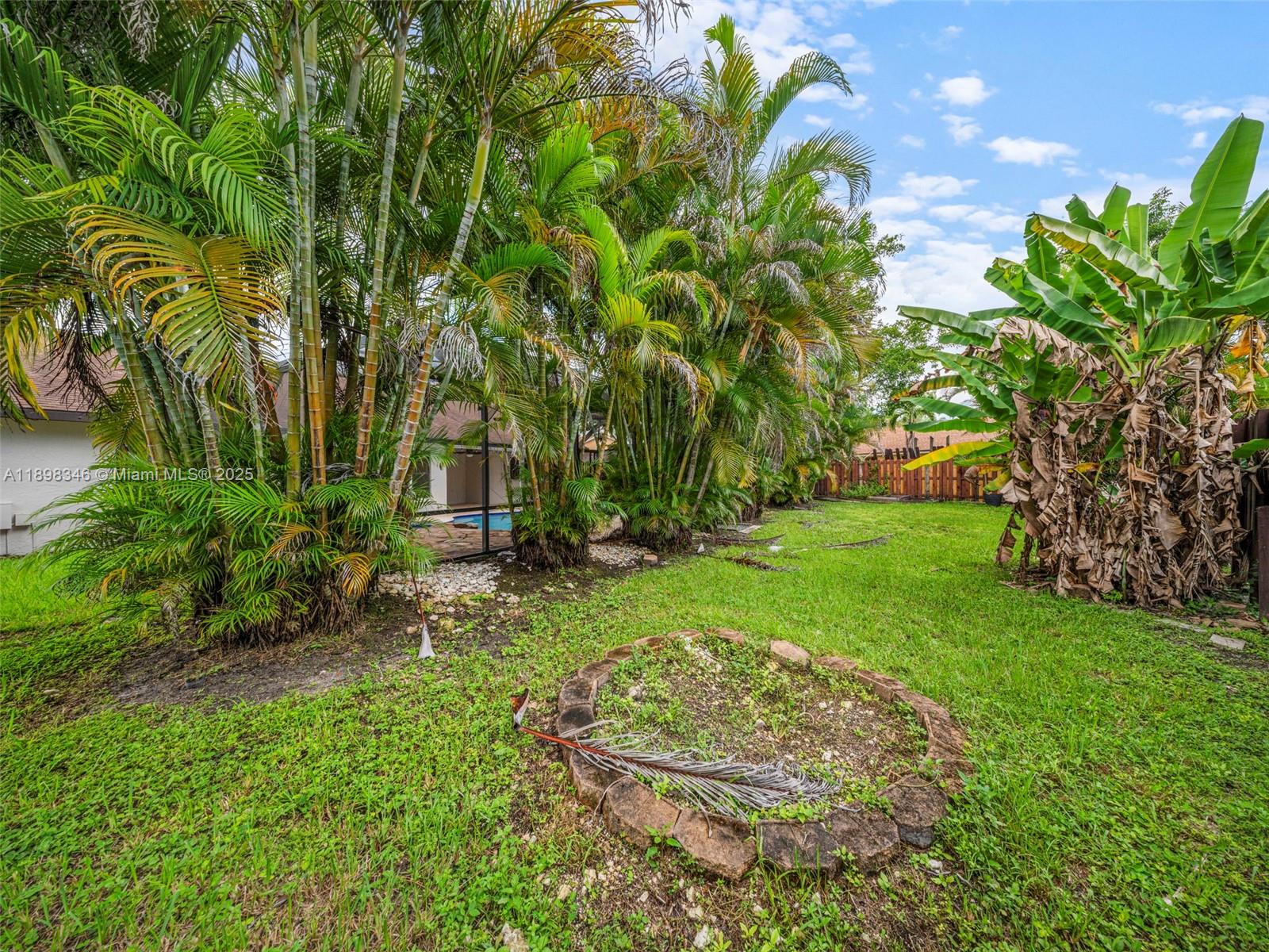 LAKES OF THE MEADOW SEC 4 - Residential Lease