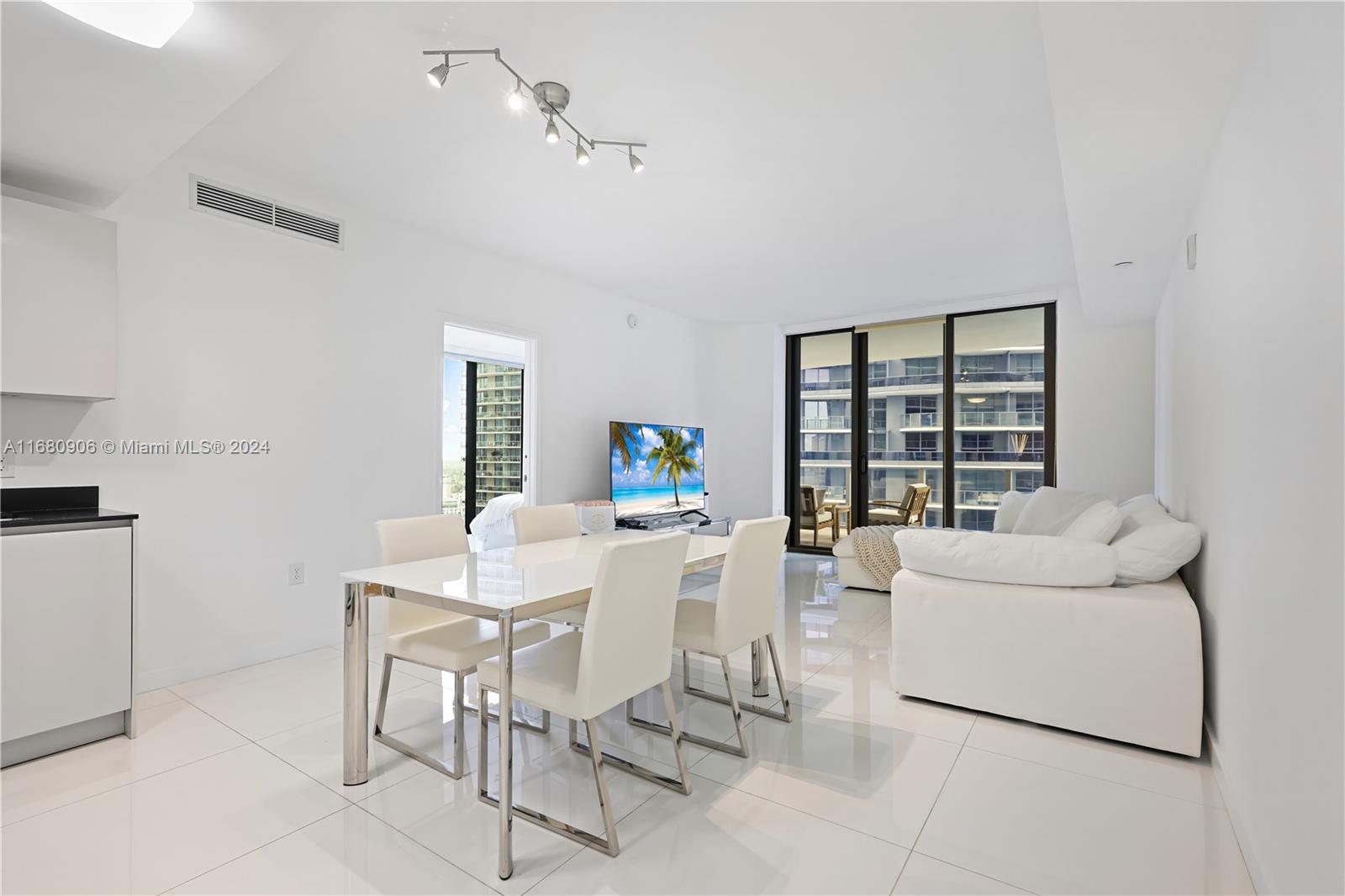 1010 BRICKELL CONDO - Residential