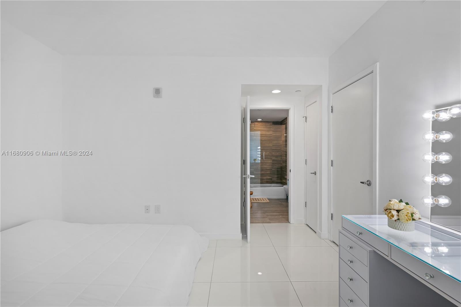 1010 BRICKELL CONDO - Residential