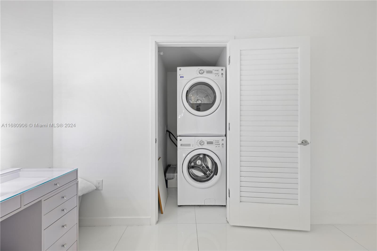 1010 BRICKELL CONDO - Residential