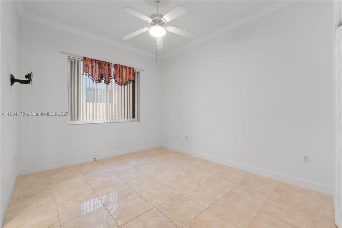 EIGHTH ADDN TO ROYAL OAKS - Residential Lease