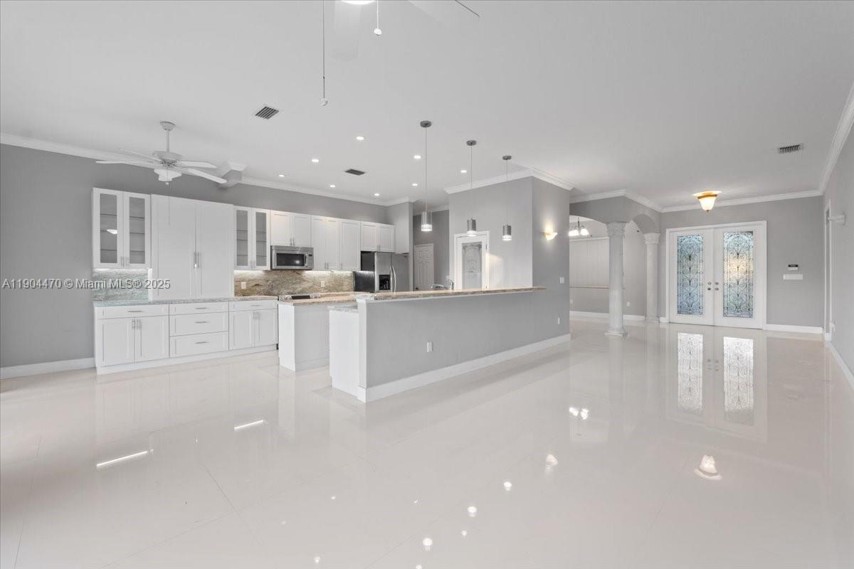 EIGHTH ADDN TO ROYAL OAKS - Residential Lease