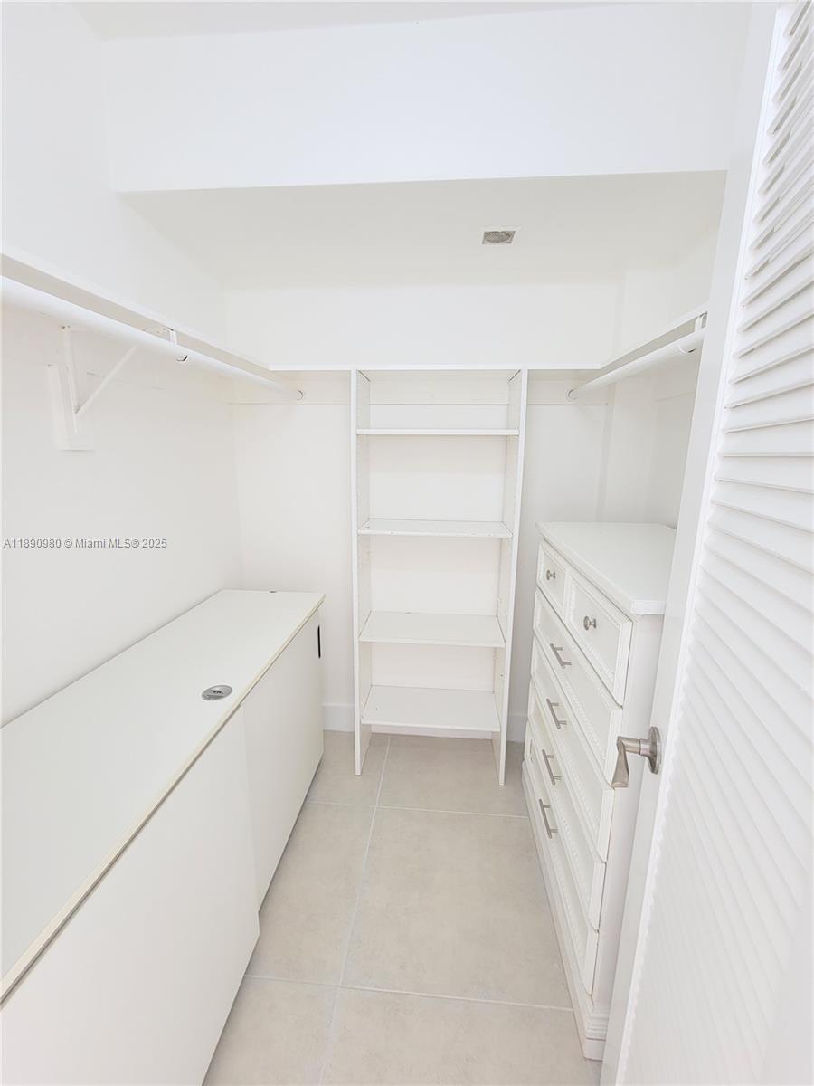POINT EAST SEC 4 CONDO - Residential Lease