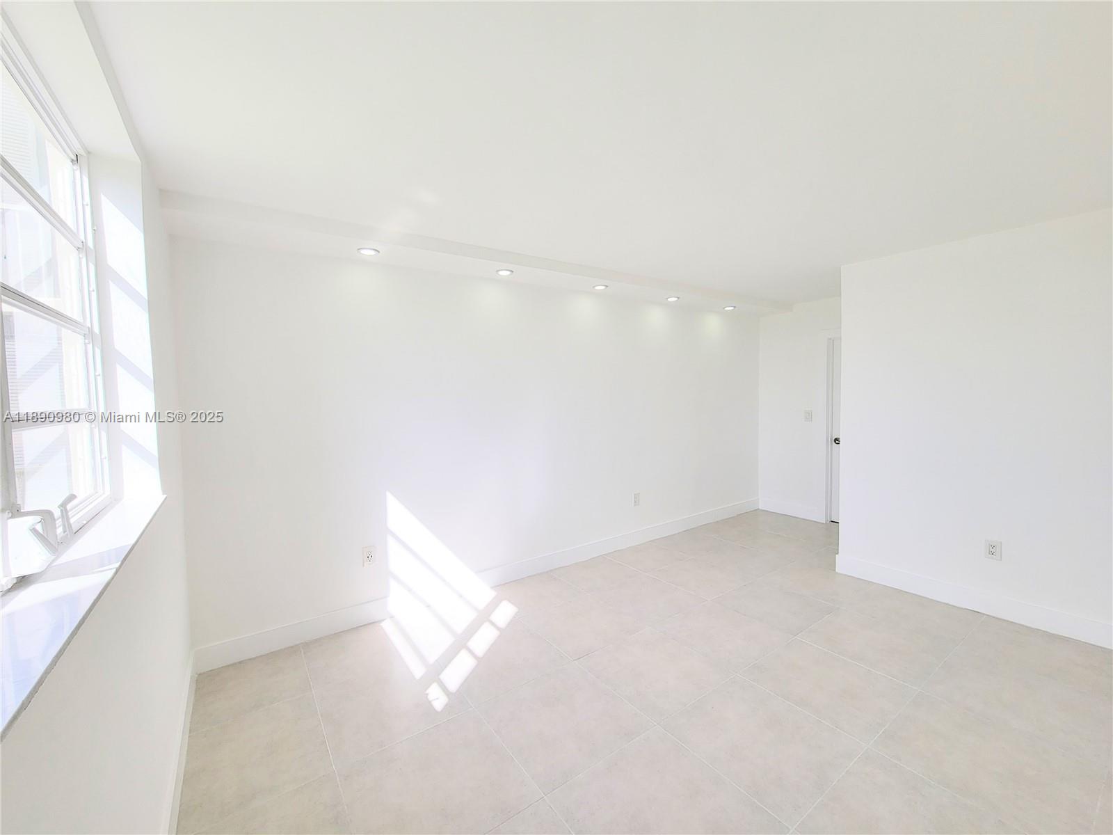POINT EAST SEC 4 CONDO - Residential Lease