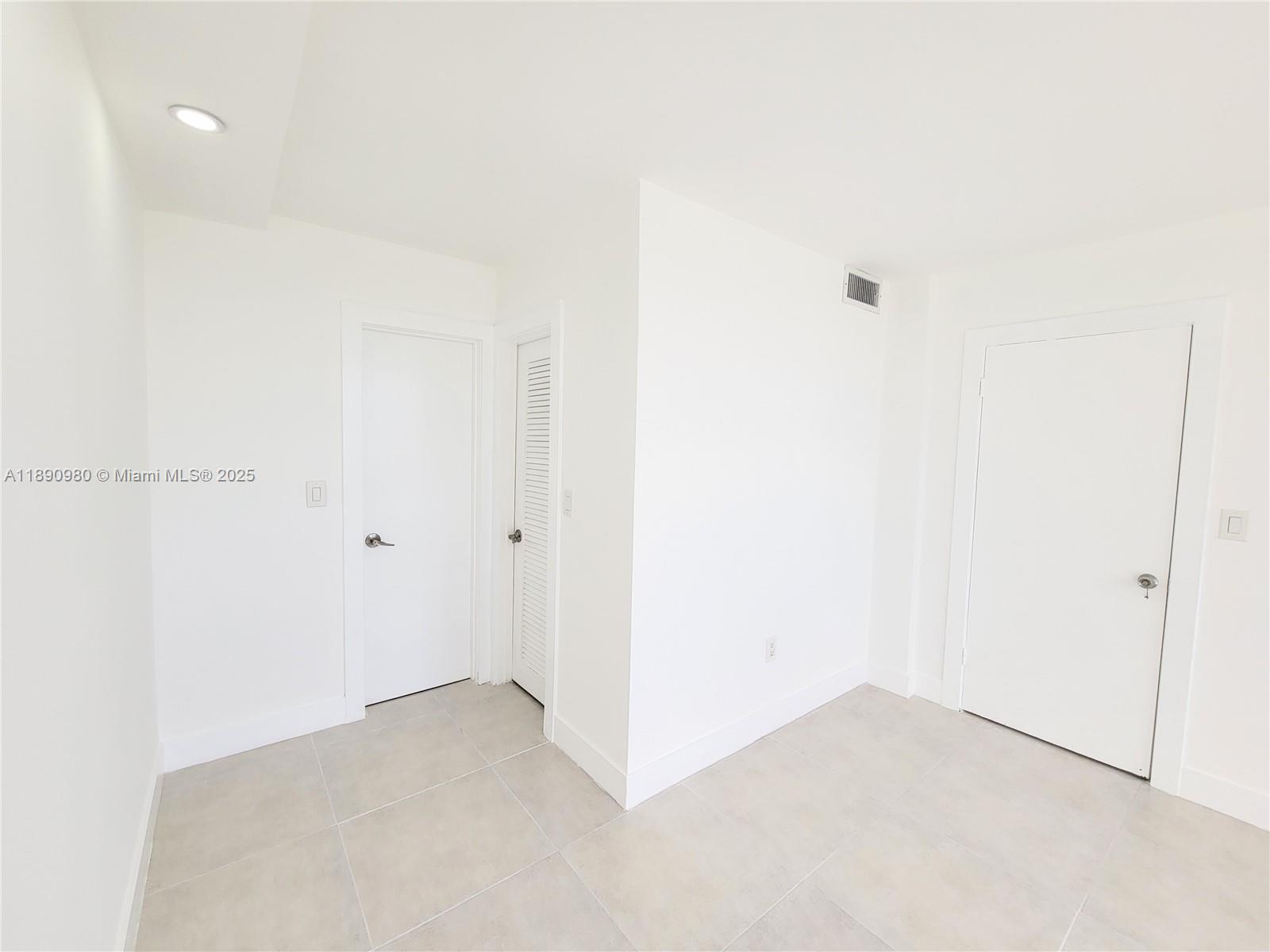 POINT EAST SEC 4 CONDO - Residential Lease